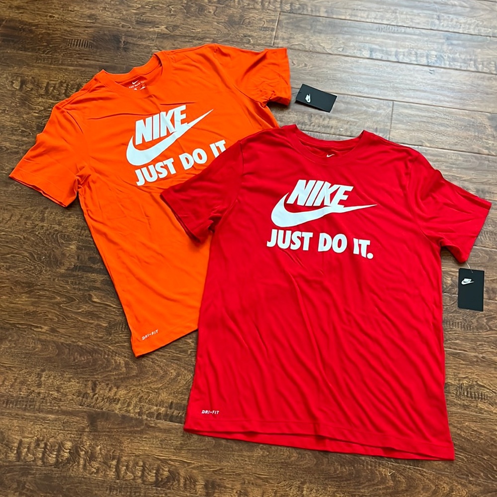 NIKE 2/Set Bundle Men’s T-Shirts - Size L